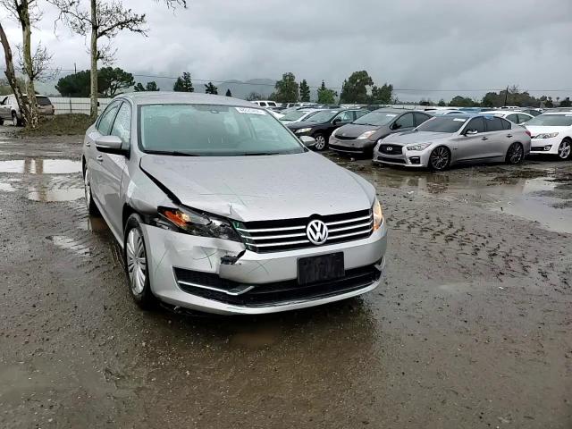 2014 Volkswagen Passat - Image 11