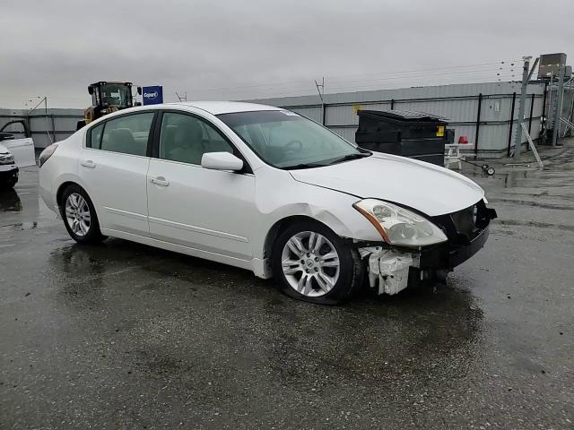 2011 Nissan Altima - Image 10
