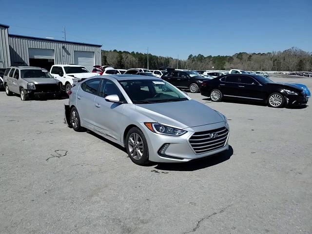 2018 Hyundai Elantra - Image 13