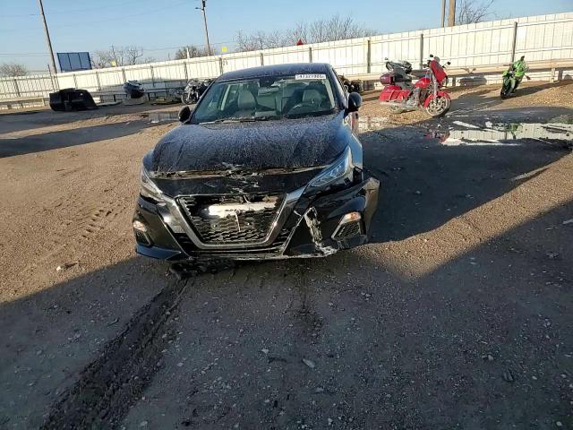 2020 Nissan Altima - Image 11