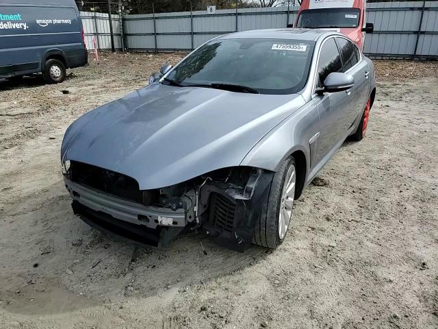 2014 Jaguar XF - Image 11