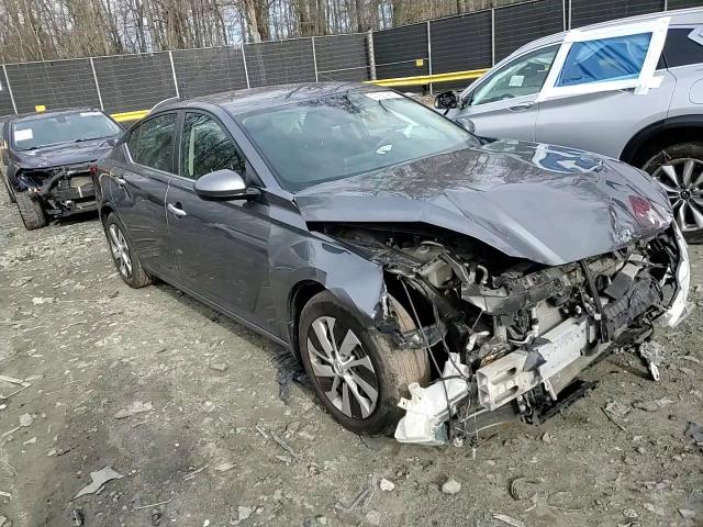 2020 Nissan Altima - Image 11