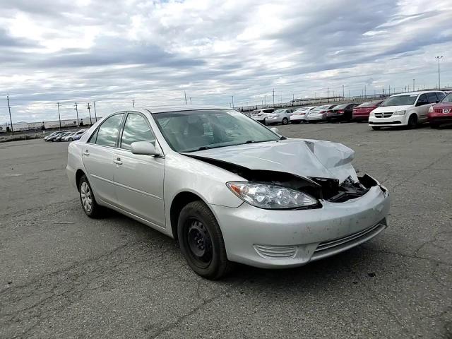 2006 Toyota Camry - Image 10