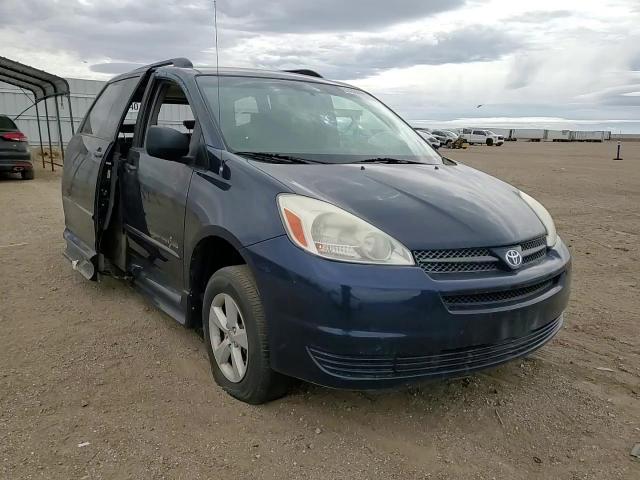 2004 Toyota Sienna - Image 11