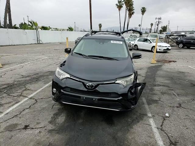 2018 Toyota RAV 4 - Image 12