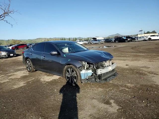 2019 Nissan Altima - Image 11