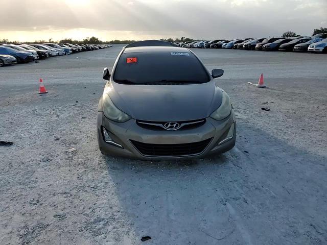 2015 Hyundai Elantra - Image 10