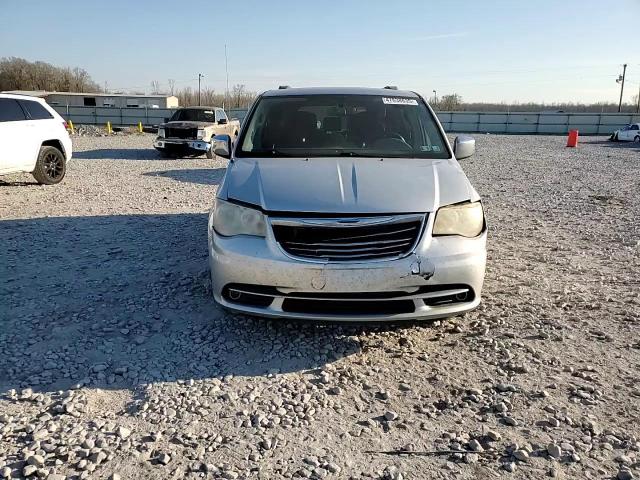 2011 Chrysler Town & Country - Image 12