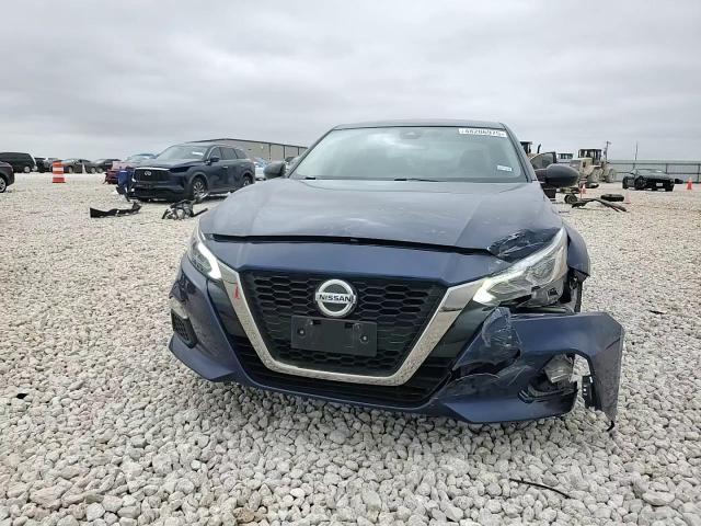2021 Nissan Altima - Image 11