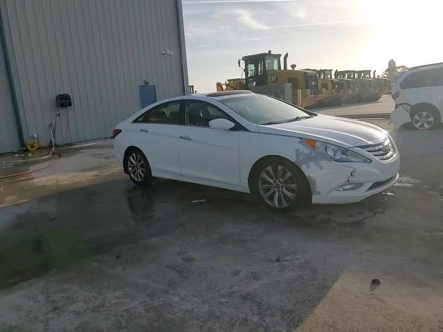 2012 Hyundai Sonata - Image 13