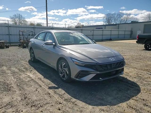 2024 Hyundai Elantra - Image 11