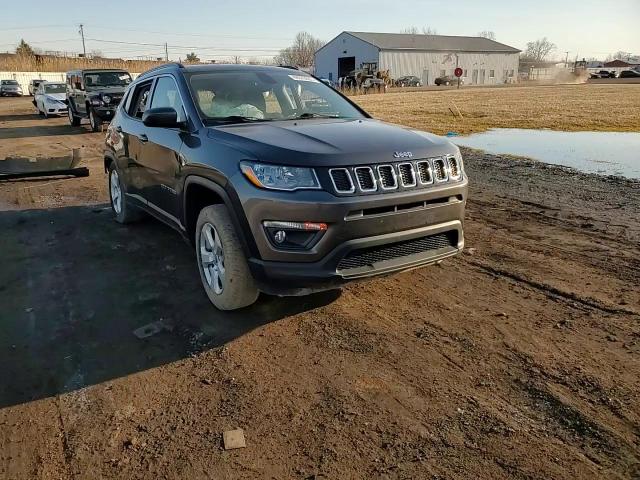 2018 Jeep Compass - Image 11