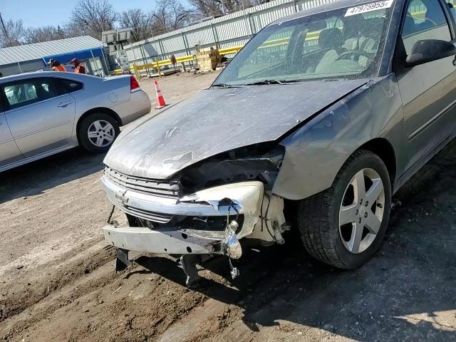 2004 Chevrolet Malibu - Image 10