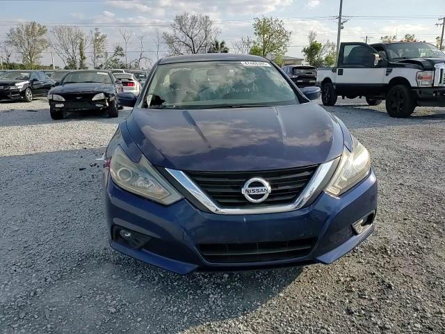 2018 Nissan Altima - Image 10