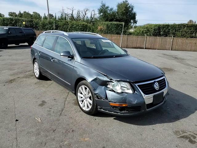 2010 Volkswagen Passat - Image 11