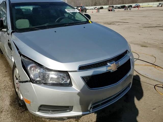 2014 Chevrolet Cruze - Image 13