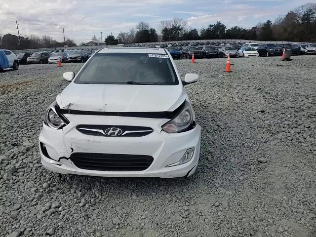 2013 Hyundai Accent - Image 10