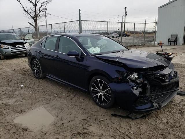 2022 Toyota Camry - Image 11