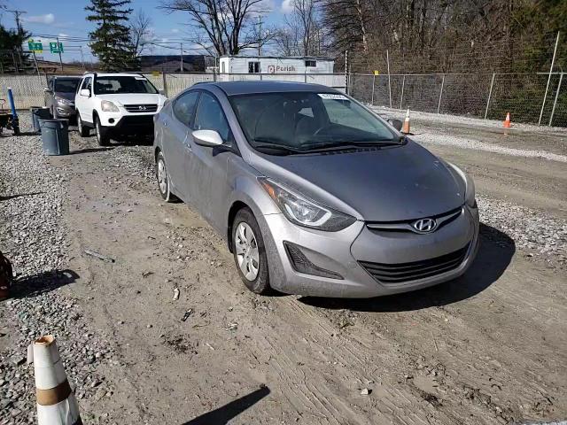 2016 Hyundai Elantra - Image 11