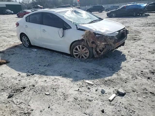 2017 Kia Forte - Image 10