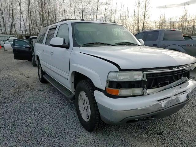 2004 Chevrolet Suburban - Image 12