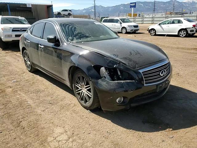 2012 Infiniti M - Image 11