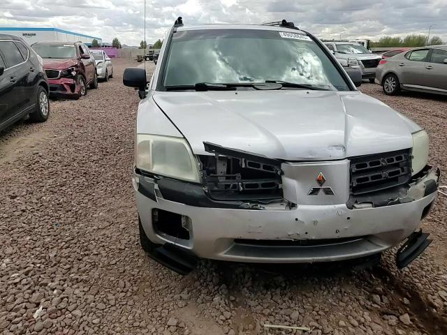 2004 Mitsubishi Endeavor - Image 12