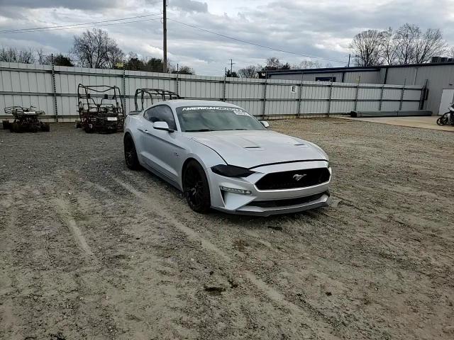 2019 Ford Mustang - Image 10
