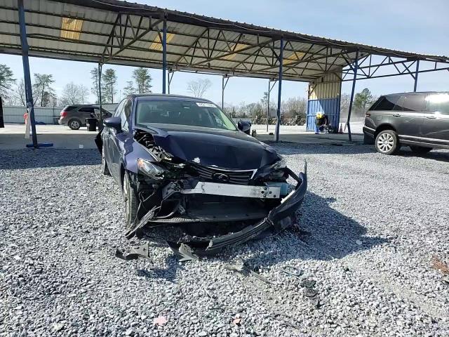 2015 Lexus IS - Image 10