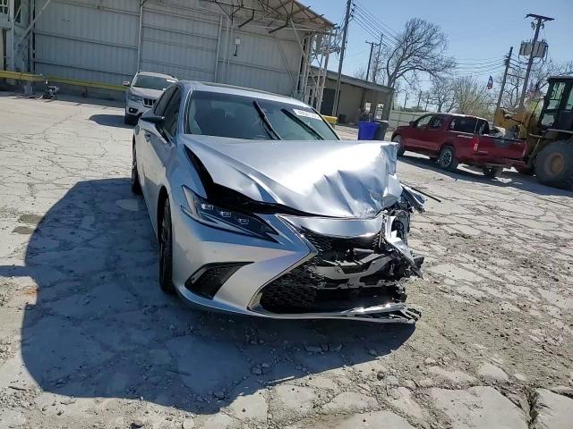 2022 Lexus ES - Image 11