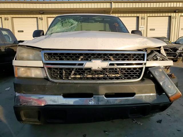 2006 Chevrolet Silverado - Image 10