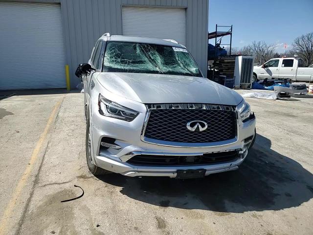 2021 Infiniti QX80 - Image 15