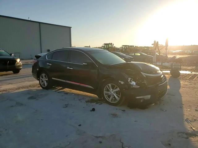 2014 Nissan Altima - Image 13