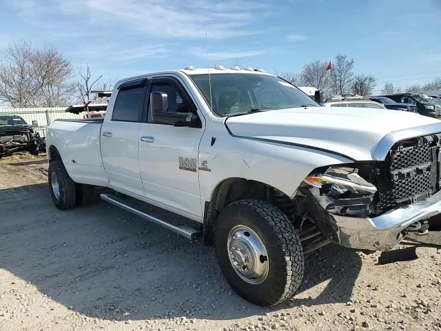 2015 RAM 3500 - Image 14