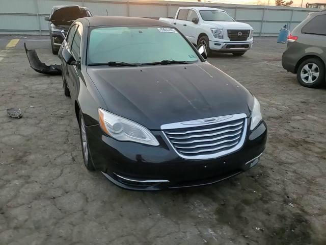 2014 Chrysler 200 - Image 11