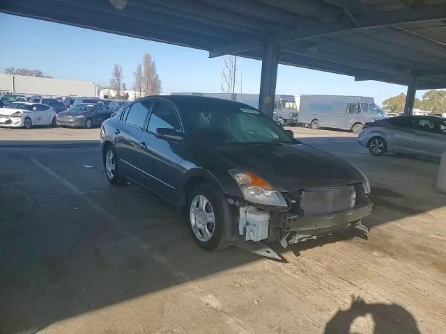 2009 Nissan Altima - Image 10