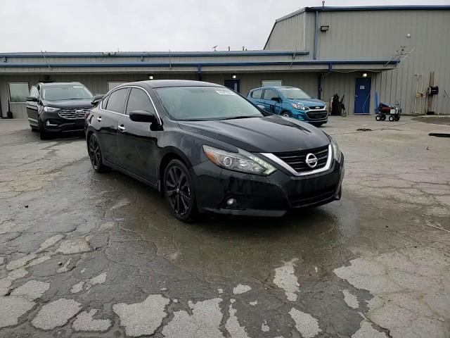 2017 Nissan Altima - Image 13