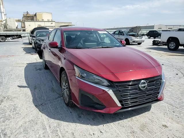 2024 Nissan Altima - Image 11