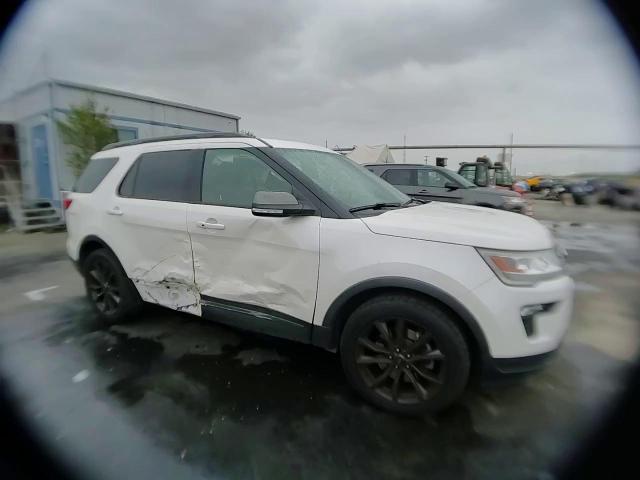 2019 Ford Explorer - Image 12