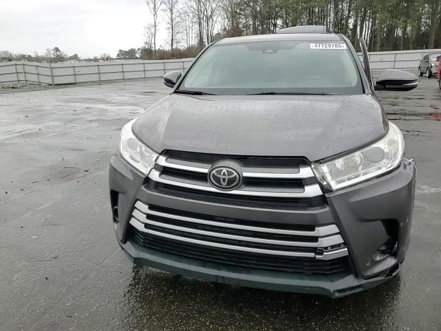 2017 Toyota Highlander - Image 12