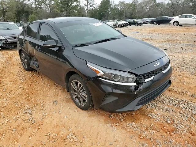 2022 Kia Forte - Image 11