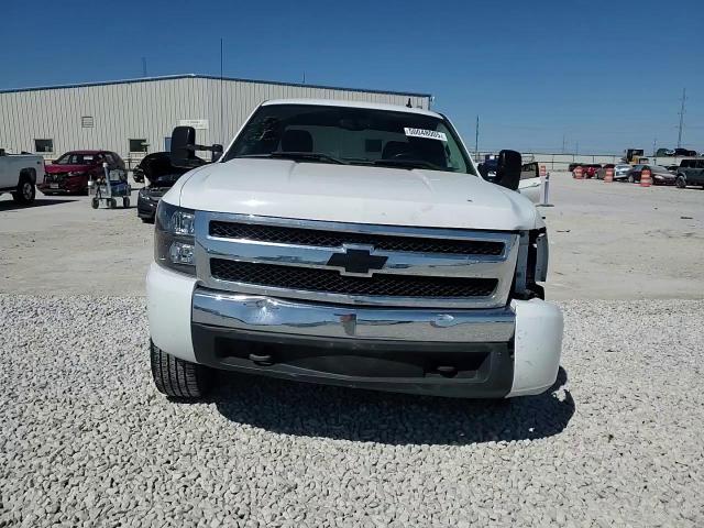 2008 Chevrolet Silverado C1500 VIN: 2GCEC19J181240690 Lot: 50048005
