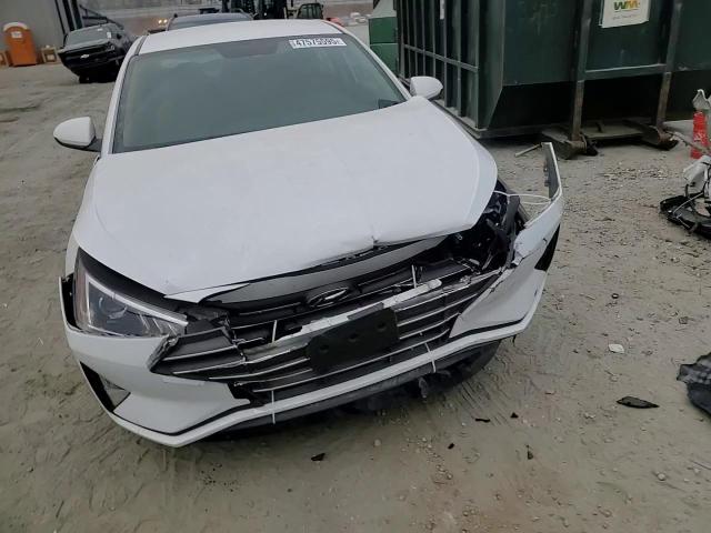 2019 Hyundai Elantra - Image 10
