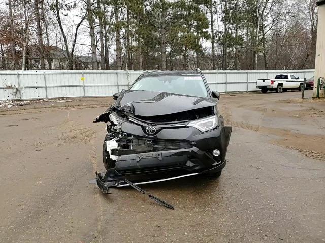 2018 Toyota RAV 4 - Image 12