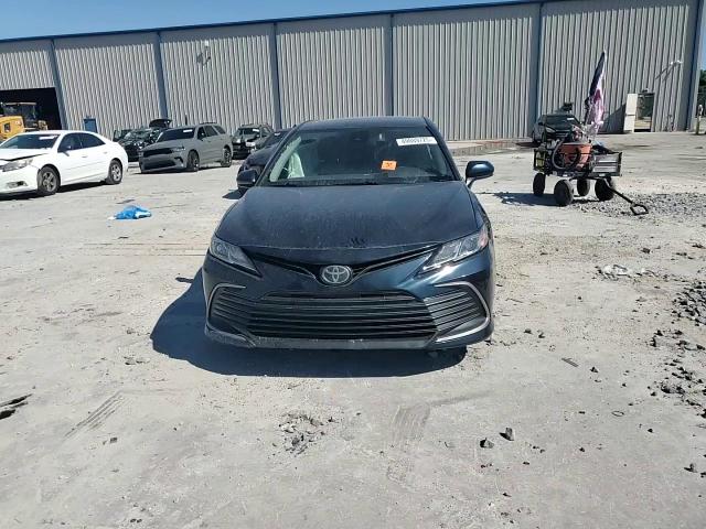 2021 Toyota Camry - Image 11