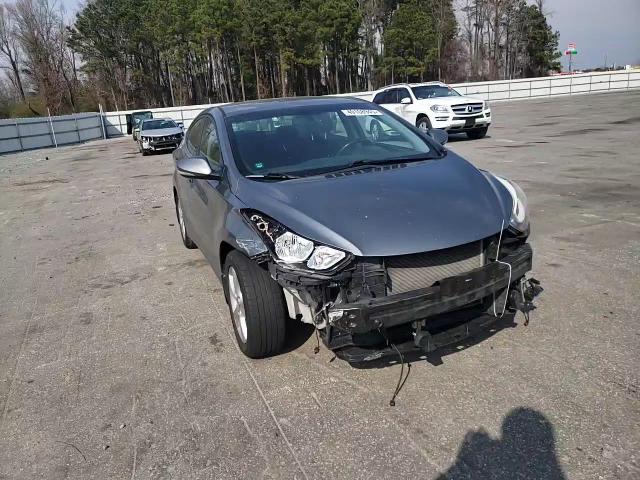 2016 Hyundai Elantra - Image 10