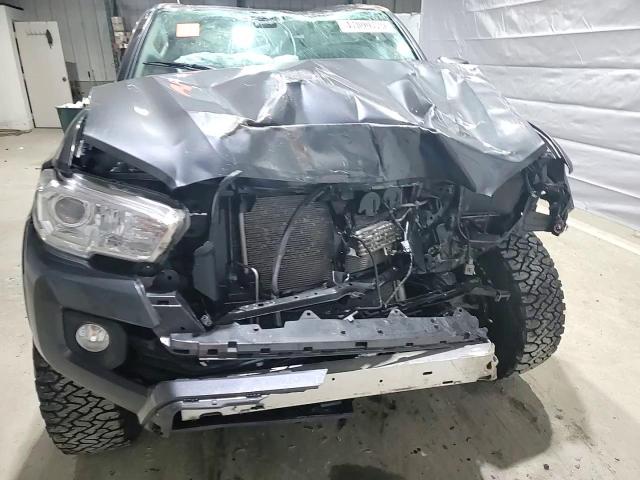 2020 Toyota Tacoma - Image 10