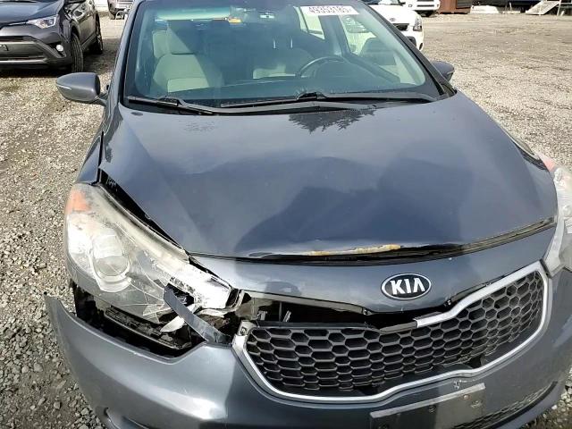 2015 Kia Forte - Image 10
