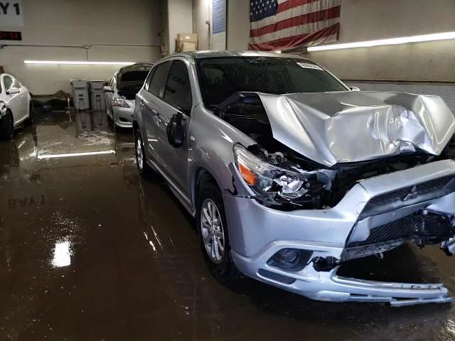 2012 Mitsubishi Outlander - Image 13