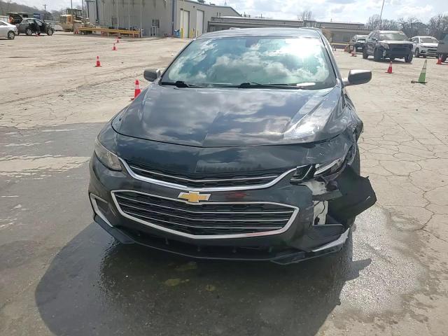 2016 Chevrolet Malibu - Image 13